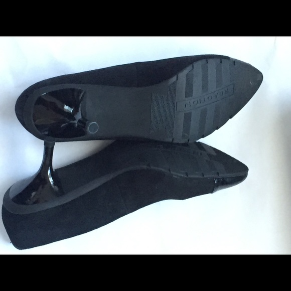 Kenneth Cole Black Suede and Patent Leather Pumps - Picture 3 of 4